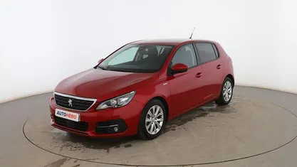 Usado Peugeot 308 Style 130 HP (95 kW) 2018 Vermelho Sedan