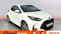 Usado 2023 Toyota Yaris Hybrid Style Utilitario | 17.490 € (Buen precio)