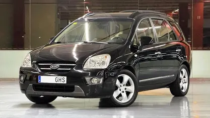 Usado Kia Carens 140 CV (102 kW) 2008 Negro Monovolumen