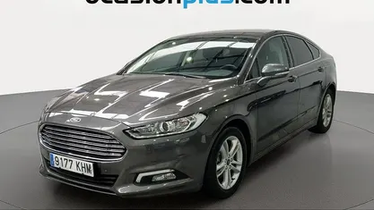 Usado Ford Mondeo Trend 160 CV (117 kW) 2018 Negro Berlina