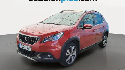 Usado Peugeot 2008 Allure 100 CV (73 kW) 2019 Rojo SUV