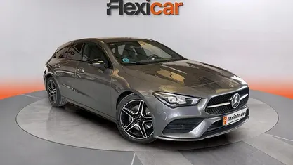 Usado Mercedes CLA200 Shooting Brake 150 CV (110 kW) 2021 Gris Familiar
