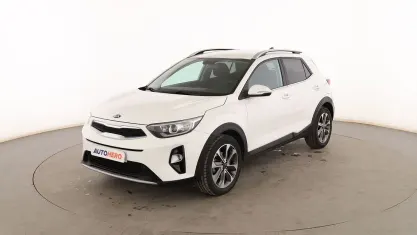 Usado Kia Stonic 101 CV (74 kW) 2020 Blanco SUV