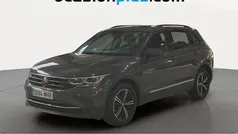 Gris Usado 2023 VW Tiguan Life SUV | 24.637 € (Super precio)