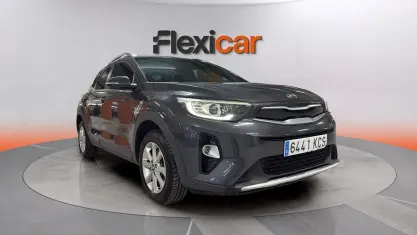 Usado Kia Stonic 120 CV (88 kW) 2017 Gris SUV