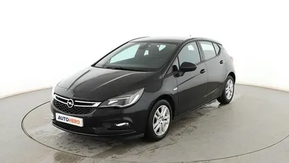 Usado Opel Astra Selective 105 CV (77 kW) 2016 Negro Berlina