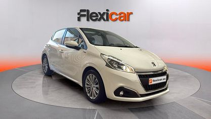 Usado Peugeot 208 Active 82 CV (60 kW) 2019 Blanco Utilitario