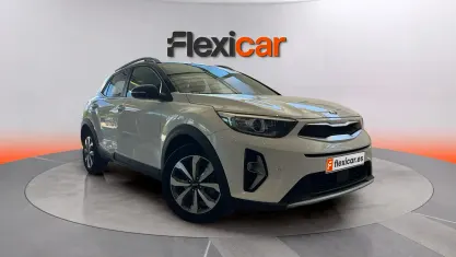 Usado Kia Stonic 101 CV (74 kW) 2021 Blanco SUV