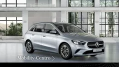 Gris Nuevo 2025 Mercedes B200 Monovolumen | 43.375 € (Precio justo)