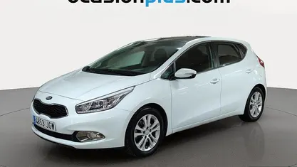 Blanco Usado 2015 Kia Ceed GT Utilitario | 8473 € (Buen precio)