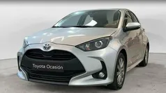 Gris Usado 2024 Toyota Yaris Hybrid Active | 21.750 € (Precio justo)