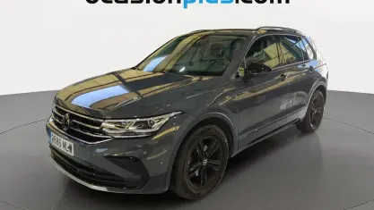 Usado VW Tiguan Sportline 131 CV (96 kW) 2023 Negro SUV