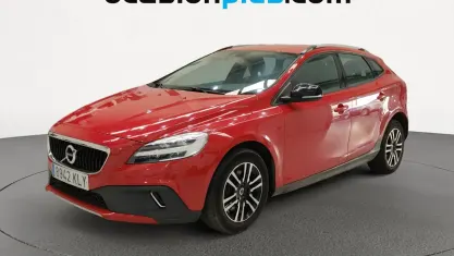 Usado Volvo V40 Momentum 120 CV (88 kW) 2018 Rojo Utilitario