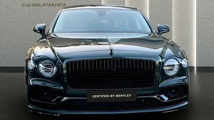 Usado Bentley Flying Spur 551 CV (405 kW) 2023 Verde Berlina