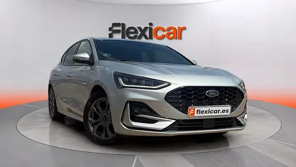 Używany Ford Focus ST-Line 125 KM (91 kW) 2023 Szary Sedan/Limuzyna