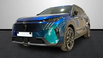Usado Peugeot 5008 Allure 145 HP (106 kW) 2025 Monovolume