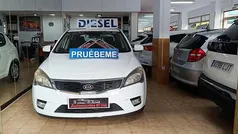 Blanco Usado 2011 Kia Ceed Berlina | 4690 € (Buen precio)