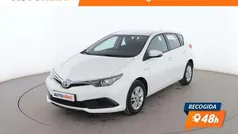 Blanco Usado 2018 Toyota Auris Hybrid Business Edition Berlina | 14.899 € (Precio justo)