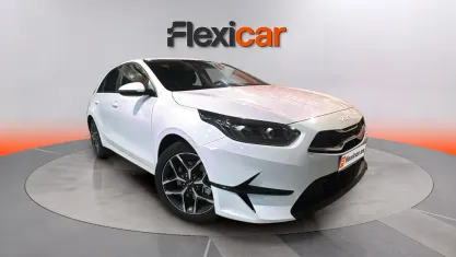 Usado Kia Ceed 140 CV (102 kW) 2026 Blanco Utilitario