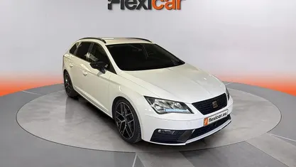 Usado Seat Leon ST FR 150 CV (110 kW) 2019 Blanco Familiar