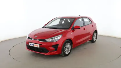 Usado Kia Rio 84 CV (61 kW) 2020 Rojo Berlina