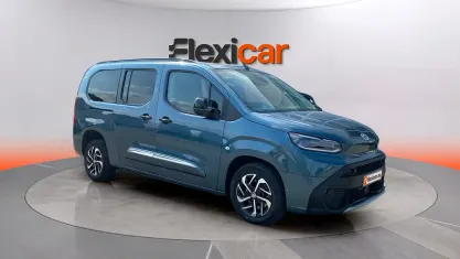 Usado Toyota Proace Verso Active 131 CV (96 kW) 2025 Verde Familiar