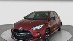 Rojo Usado 2021 Toyota Yaris Hybrid Style Berlina | 17.990 € (Precio justo)
