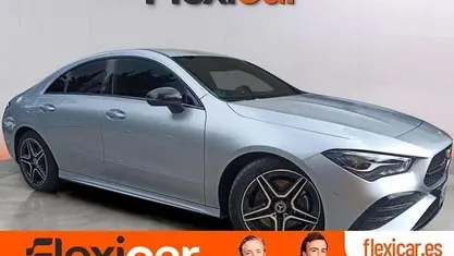 Usado Mercedes CLA200 163 CV (119 kW) 2024 Gris Berlina