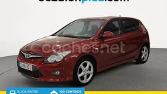 Rojo Usado 2011 Hyundai i30 Comfort Berlina | 6700 € (Precio justo)