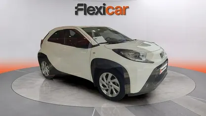 Usado Toyota Aygo X Play 72 CV (52 kW) 2024 SUV