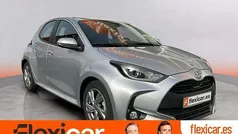 Gris Usado 2024 Toyota Yaris Hybrid Active Berlina | 20.490 € (Precio justo)