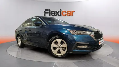 Usado Skoda Octavia Ambition 116 CV (85 kW) 2022 Azul Familiar