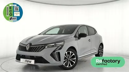 Usado Renault Clio V Techno 100 CV (73 kW) 2025 Gris Berlina