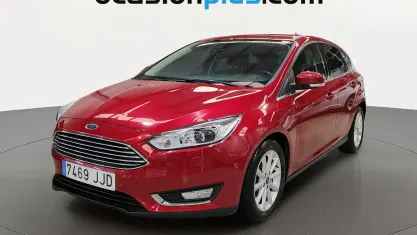 Usado Ford Focus Titanium 125 CV (91 kW) 2015 Rojo Utilitario