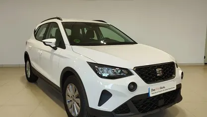Usado Seat Arona Reference 95 CV (69 kW) 2024 Blanco SUV