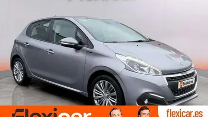 Usado Peugeot 208 Signature Sky 83 CV (61 kW) 2018 Utilitario