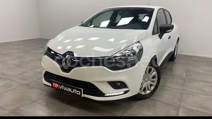 Usado Renault Clio IV Business 75 CV (55 kW) 2018 Blanco Berlina