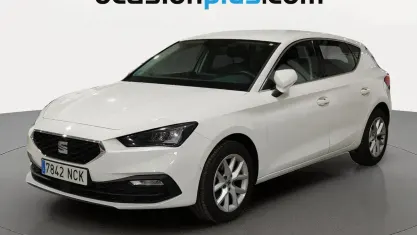 Usado Seat Leon Style 116 CV (85 kW) 2025 Blanco SUV