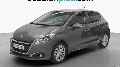 Usado Peugeot 208 Signature Sky 82 CV (60 kW) 2018 Utilitario