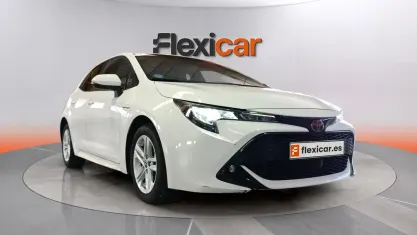 Usado Toyota Corolla Active 122 CV (89 kW) 2020 Blanco Berlina