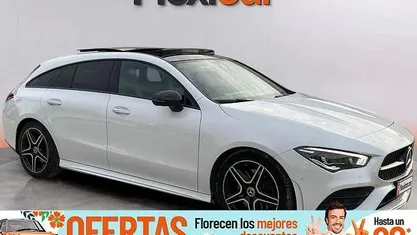 Usado Mercedes CLA200 Shooting Brake 163 CV (119 kW) 2021 Blanco Familiar