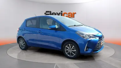 Usado Toyota Yaris Active 69 CV (50 kW) 2019 Azul Berlina