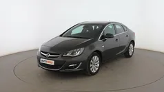 Usado 2014 Opel Astra Excellence Berlina | 11.099 € (Precio justo)