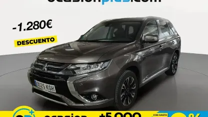 Usado Mitsubishi Outlander P-HEV 203 HP (149 kW) 2017 Castanho Pickup