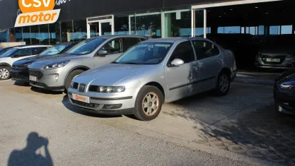 Usado Seat Toledo Stella 110 CV (80 kW) 2003 Gris Berlina