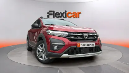 Usado Dacia Sandero Comfort 91 CV (66 kW) 2021 Granate Berlina