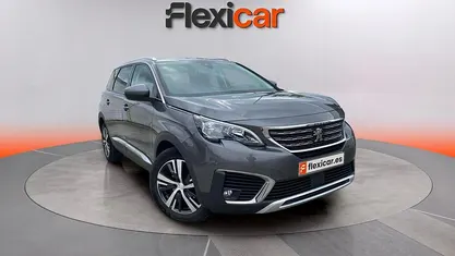 Usado Peugeot 5008 Allure 131 CV (96 kW) 2019 Verde SUV