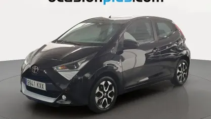 Usado Toyota Aygo X-play 72 CV (52 kW) 2019 Negro Utilitario