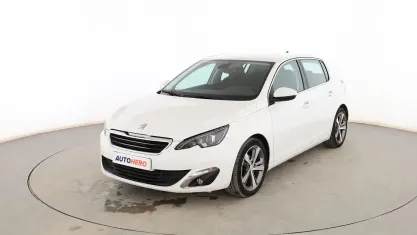 Usado Peugeot 308 Allure 110 HP (80 kW) 2017 Branco Sedan