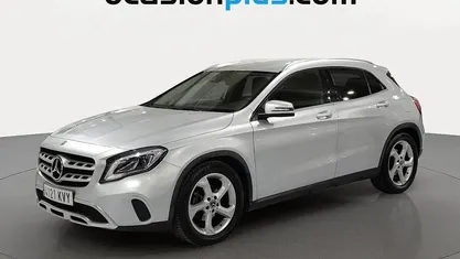 Usado Mercedes GLA180 122 CV (89 kW) 2019 Gris plata SUV